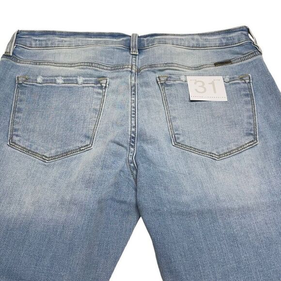 Kancan Light Stone Wash Step Hem Detail Straight Tapered Jeans - Picture 4 of 8
